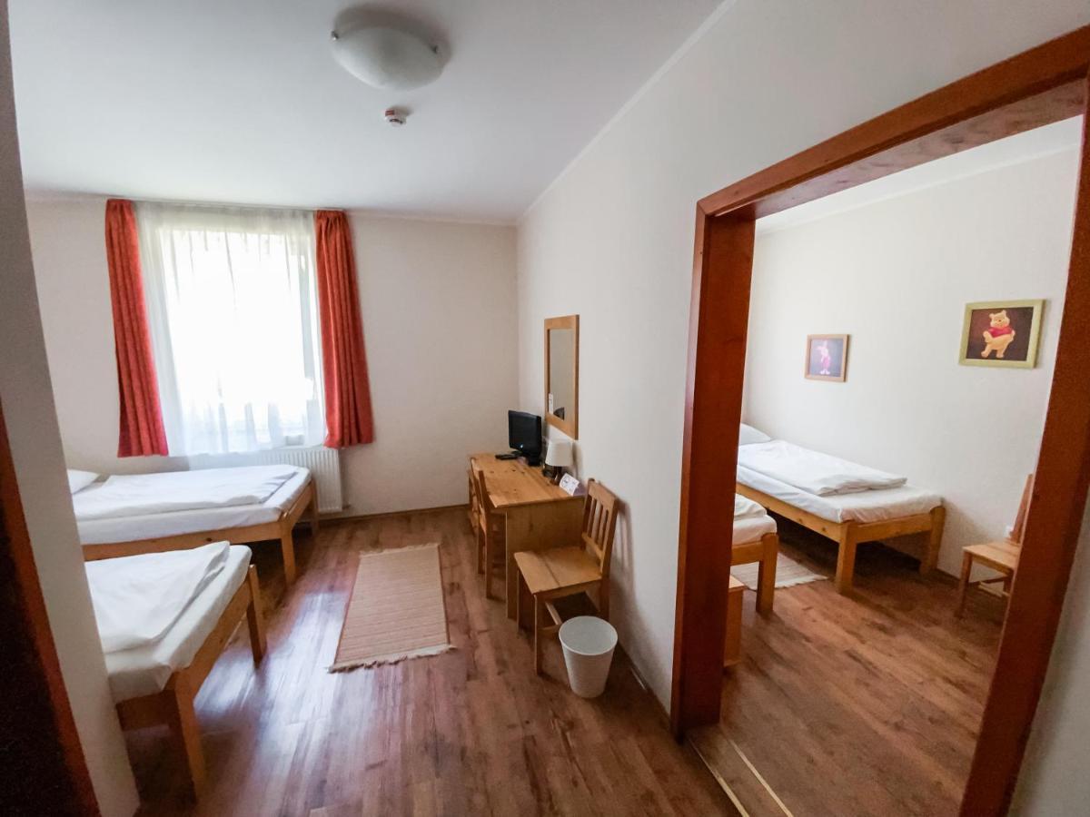 Anna Panzio Hotel Dunavarsány Eksteriør billede