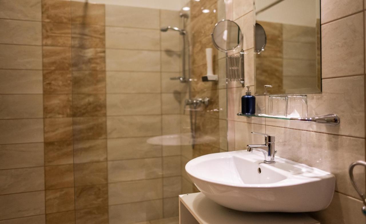 Anna Panzio Hotel Dunavarsány Eksteriør billede