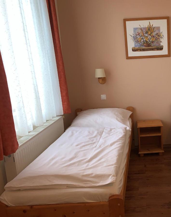 Anna Panzio Hotel Dunavarsány Eksteriør billede